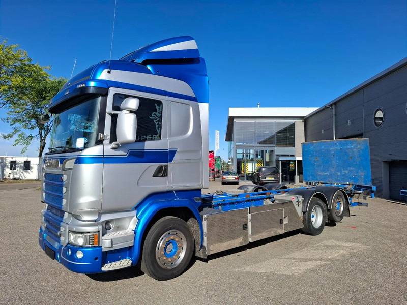 Scania R580 V8 / RETARDER / LIFT+LENKACHSE / FULL-AIR / PLATFORM 2000 KG / LEATHER / AIRCO / AUTOMATIC / EURO-6 / 2015 - Šasija kravas automašīna: foto 1 Scania R580 V8 / RETARDER / LIFT+LENKACHSE / FULL-AIR / PLATFORM 2000 KG / LEATHER / AIRCO / AUTOMATIC / EURO-6 / 2015 - Šasija kravas automašīna: foto 1