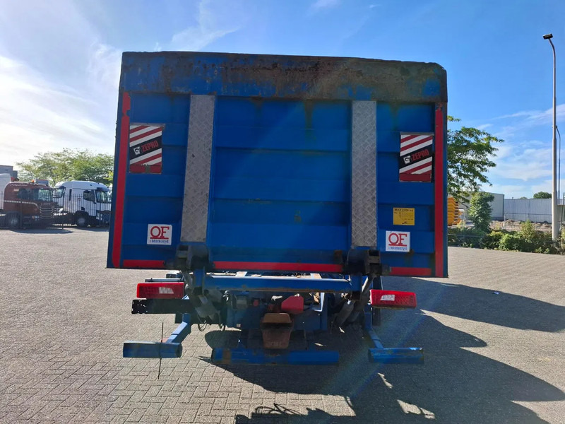 Scania R580 V8 / RETARDER / LIFT+LENKACHSE / FULL-AIR / PLATFORM 2000 KG / LEATHER / AIRCO / AUTOMATIC / EURO-6 / 2015 - Šasija kravas automašīna: foto 4 Scania R580 V8 / RETARDER / LIFT+LENKACHSE / FULL-AIR / PLATFORM 2000 KG / LEATHER / AIRCO / AUTOMATIC / EURO-6 / 2015 - Šasija kravas automašīna: foto 4