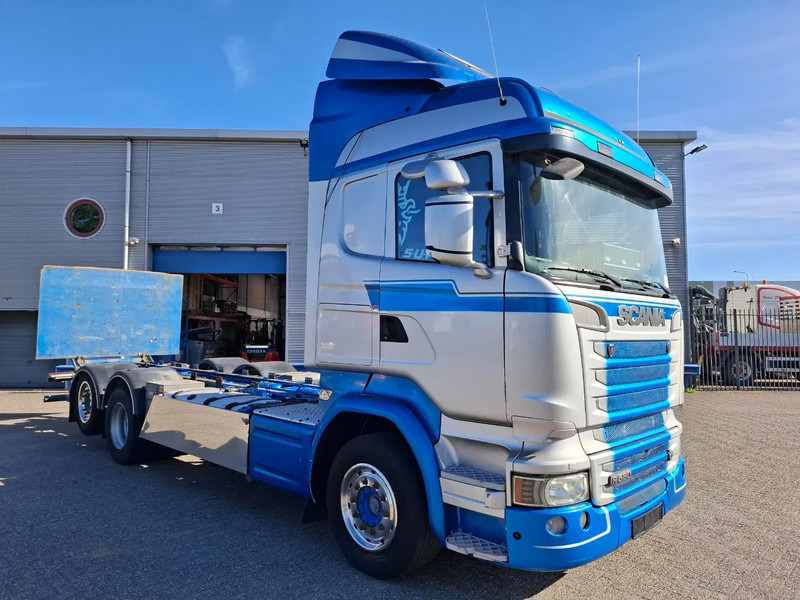 Scania R580 V8 / RETARDER / LIFT+LENKACHSE / FULL-AIR / PLATFORM 2000 KG / LEATHER / AIRCO / AUTOMATIC / EURO-6 / 2015 - Šasija kravas automašīna: foto 2 Scania R580 V8 / RETARDER / LIFT+LENKACHSE / FULL-AIR / PLATFORM 2000 KG / LEATHER / AIRCO / AUTOMATIC / EURO-6 / 2015 - Šasija kravas automašīna: foto 2
