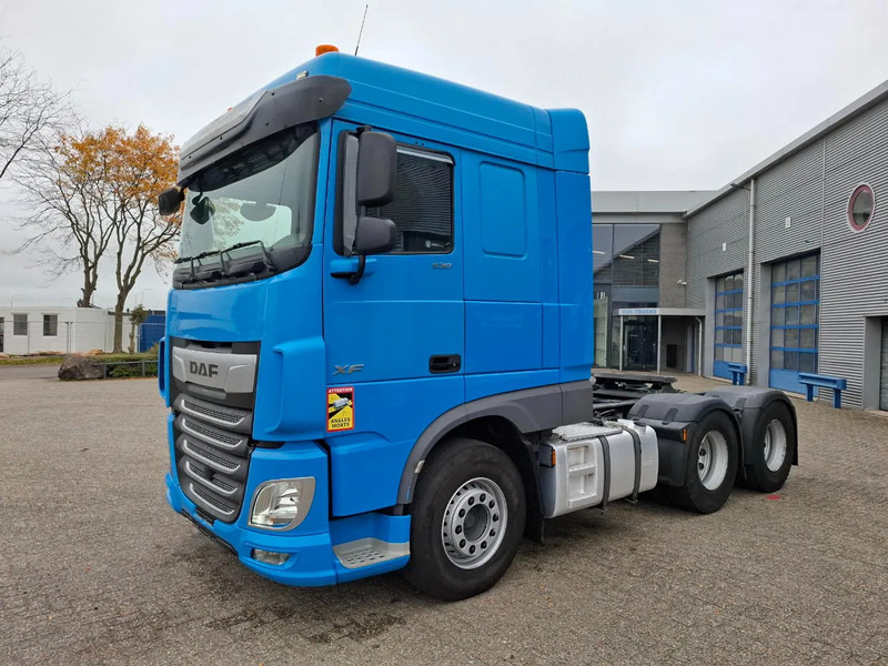 DAF XF106-530 / 6X4 / INTARDER / HYDRAULICS / ONLY:418213 KM / TUV:16-06-2026 / 44TON / LWDS / MANUAL / EURO-6 / 2018 - Vilcējs: foto 1 DAF XF106-530 / 6X4 / INTARDER / HYDRAULICS / ONLY:418213 KM / TUV:16-06-2026 / 44TON / LWDS / MANUAL / EURO-6 / 2018 - Vilcējs: foto 1