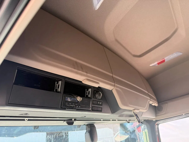 Vilcējs DAF XF450 FT / ENGINE RUNNING / ONLY:132521 KM / HYDRAULICS / DIGITAL DASH / DEB / HIGH CAB / AUTOMATIC / EURO-6 / 2024: foto 19 Vilcējs DAF XF450 FT / ENGINE RUNNING / ONLY:132521 KM / HYDRAULICS / DIGITAL DASH / DEB / HIGH CAB / AUTOMATIC / EURO-6 / 2024: foto 19