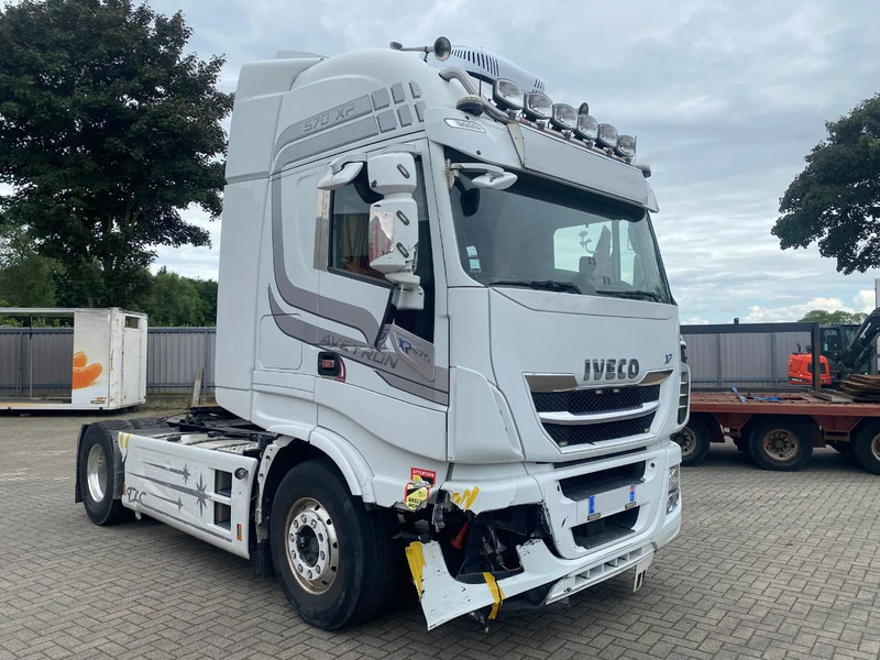 Iveco Stralis 570 XP / ENGINE RUNNING / INTARDER / PARKCOOL / DOUBLE TANK / NAVI / LEATHER / ONLY:749717 KM / ALCOA / EURO-6 / 2017 - Vilcējs: foto 2 Iveco Stralis 570 XP / ENGINE RUNNING / INTARDER / PARKCOOL / DOUBLE TANK / NAVI / LEATHER / ONLY:749717 KM / ALCOA / EURO-6 / 2017 - Vilcējs: foto 2
