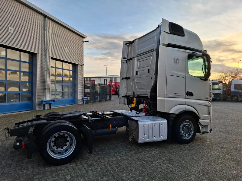 Mercedes-Benz Actros 1842 / NL TRUCK / MEGA / TUV:12-02-2026 / GIGASPACE / ONLY:526303 KM / SMART TACHO / AUTOMATIC / EURO-6 / 2012 - Vilcējs: foto 5 Mercedes-Benz Actros 1842 / NL TRUCK / MEGA / TUV:12-02-2026 / GIGASPACE / ONLY:526303 KM / SMART TACHO / AUTOMATIC / EURO-6 / 2012 - Vilcējs: foto 5
