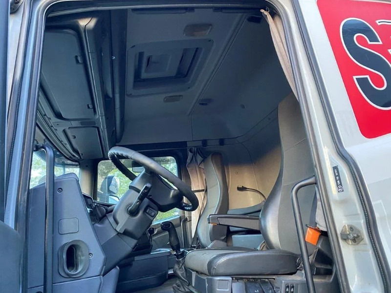Interior photo 1: Vilcējs Scania G420 / ADR / HYDRAULICS / MANUAL / EURO-5 / 2011