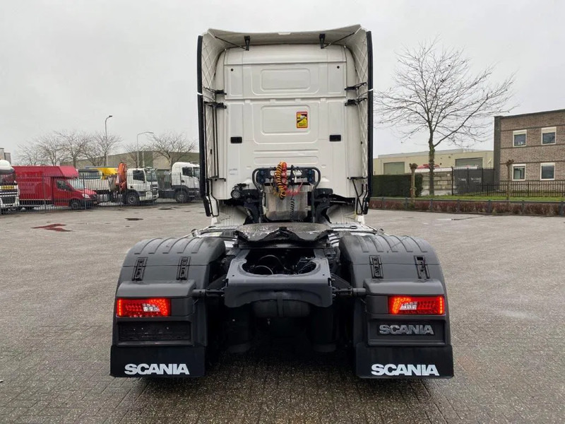 Scania R520 / AUTOMATIC / RETARDER / NAVI /LWDS / PARK-COOL / EURO-6 / 2017 - Vilcējs: foto 4 Scania R520 / AUTOMATIC / RETARDER / NAVI /LWDS / PARK-COOL / EURO-6 / 2017 - Vilcējs: foto 4