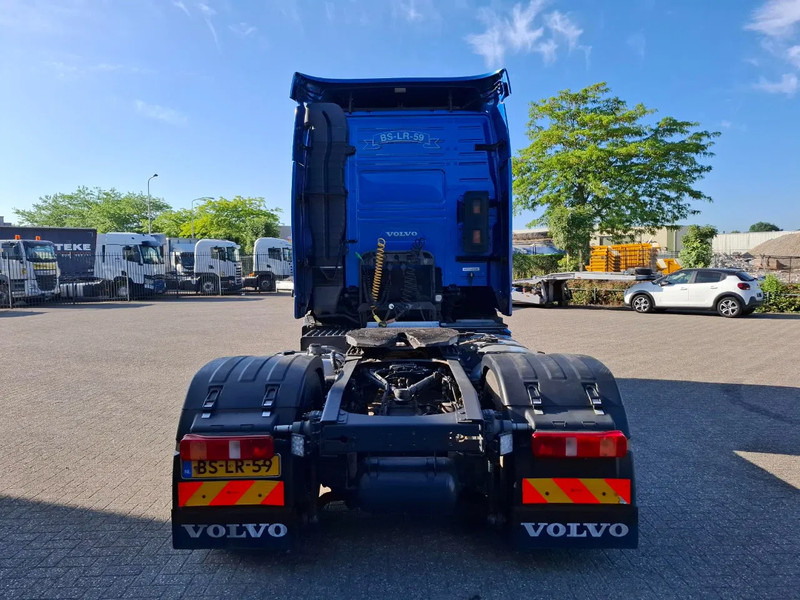 Volvo FH13-400 / HYDRAULICS / NL TRUCK / TUV:14-09-2025 / GLOBETROTTER / FRIGDE / AIRCO / AUTOMATIC / EURO-5 / 2006 - Vilcējs: foto 4 Volvo FH13-400 / HYDRAULICS / NL TRUCK / TUV:14-09-2025 / GLOBETROTTER / FRIGDE / AIRCO / AUTOMATIC / EURO-5 / 2006 - Vilcējs: foto 4