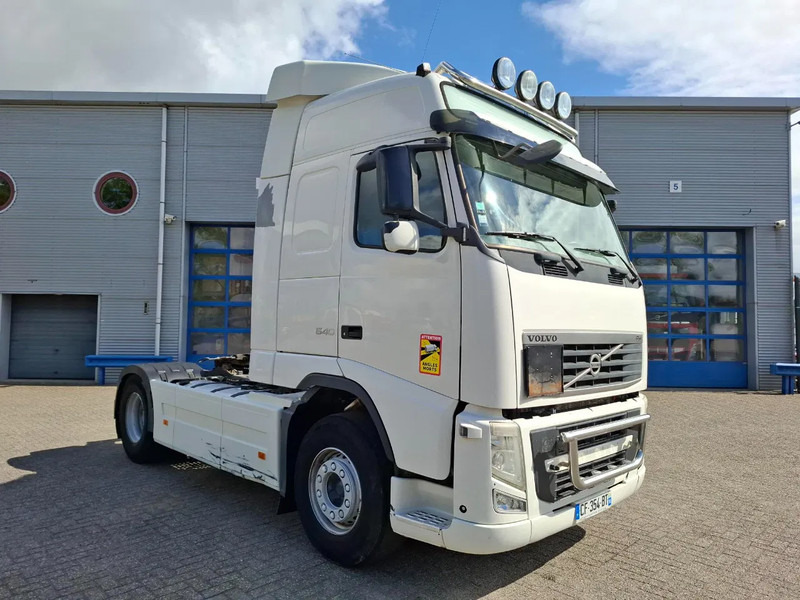 Volvo FH13-540 / HYDRAULICS / VEB+ / TUV:01-04-2026 / FRIDGE / AIRCO / SIDESKIRTS / AUTOMATIC / EURO-5 / 2012 - Vilcējs: foto 2 Volvo FH13-540 / HYDRAULICS / VEB+ / TUV:01-04-2026 / FRIDGE / AIRCO / SIDESKIRTS / AUTOMATIC / EURO-5 / 2012 - Vilcējs: foto 2