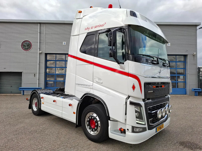 Volvo FH4-460 / CLEAN NL TRUCK / VEB+ / ADR / ACC / LWDS / DAS / DOUBLE TANK / LEATHER / FRIDGE / ALCOA / EURO-6 / 2016 - Vilcējs: foto 2 Volvo FH4-460 / CLEAN NL TRUCK / VEB+ / ADR / ACC / LWDS / DAS / DOUBLE TANK / LEATHER / FRIDGE / ALCOA / EURO-6 / 2016 - Vilcējs: foto 2