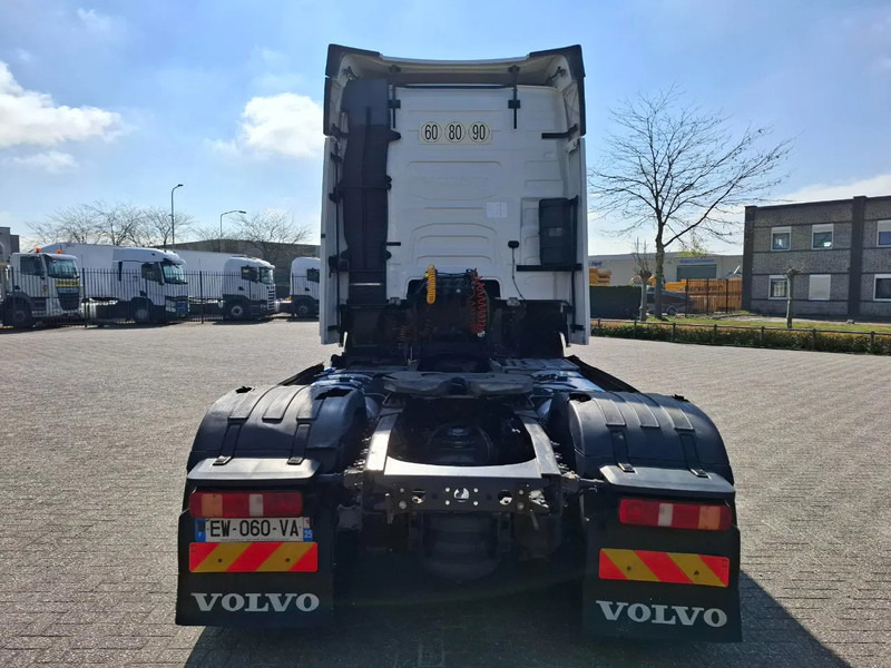 Volvo FH4-460 / VEB+ / DOUBLE TANK / FRIDGE / AUTOMATIC / EURO-6 / 2018 - Vilcējs: foto 4 Volvo FH4-460 / VEB+ / DOUBLE TANK / FRIDGE / AUTOMATIC / EURO-6 / 2018 - Vilcējs: foto 4