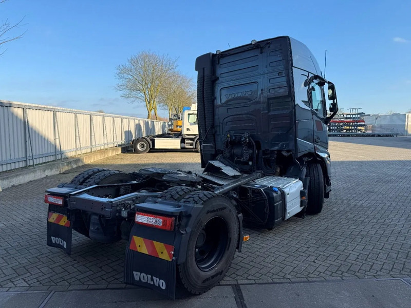 Volvo FH5-460 / VEB+ / HYDRAULICS / I-PARKCOOL / ONLY:188538 KM / FULL-AIR / ACC / LWDS / AUTOMATIC / EURO-6 / 2023 - Vilcējs: foto 4 Volvo FH5-460 / VEB+ / HYDRAULICS / I-PARKCOOL / ONLY:188538 KM / FULL-AIR / ACC / LWDS / AUTOMATIC / EURO-6 / 2023 - Vilcējs: foto 4