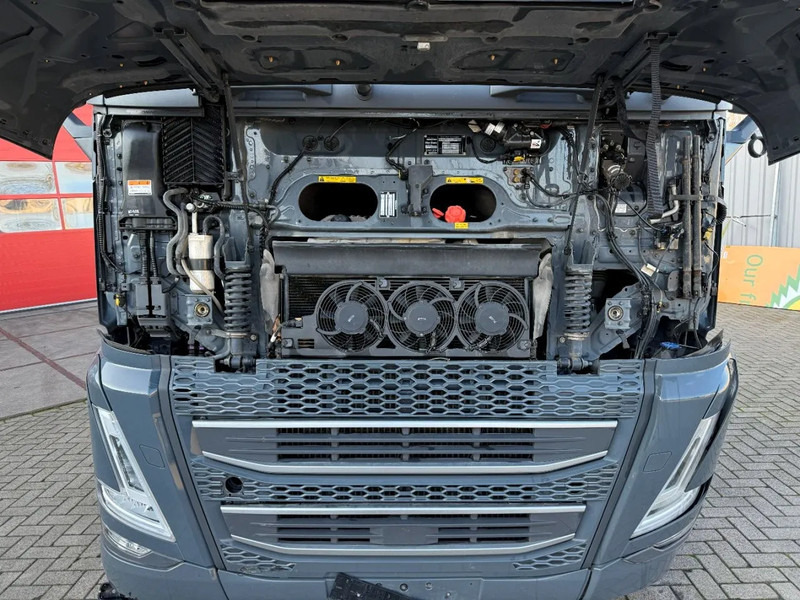 Volvo FH5-460 / VEB+ / HYDRAULICS / I-PARKCOOL / ONLY:188538 KM / FULL-AIR / ACC / LWDS / AUTOMATIC / EURO-6 / 2023 - Vilcējs: foto 5 Volvo FH5-460 / VEB+ / HYDRAULICS / I-PARKCOOL / ONLY:188538 KM / FULL-AIR / ACC / LWDS / AUTOMATIC / EURO-6 / 2023 - Vilcējs: foto 5