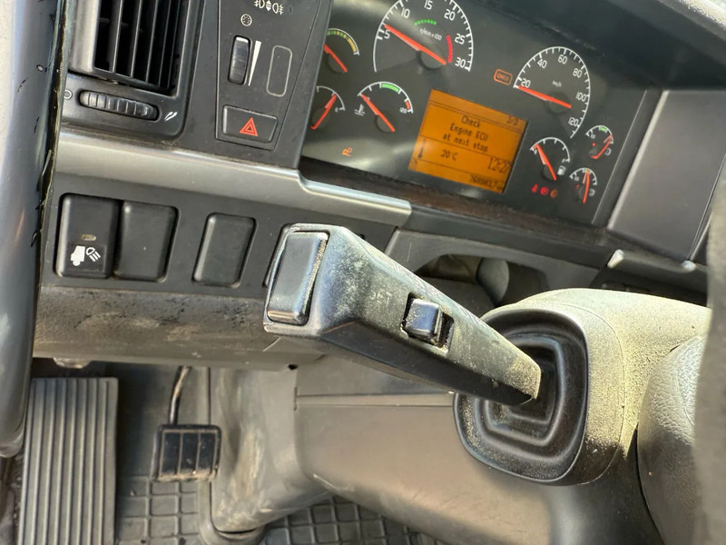 Kravas auto ar manipulatoru Volvo FH12-420 / CRANE AMCO VEBA V8204S / REMOTE / XENON / AIRCO / ANALOGE TACHO / MANUAL / EURO-3 / 2003: foto 15