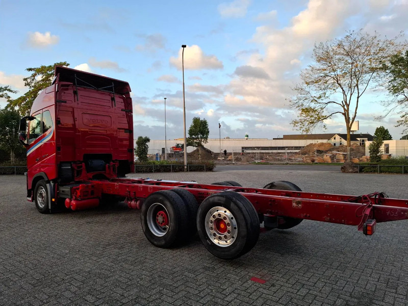 Volvo FH16-750 / BIG AXLE / VEB+ / ONLY:679711 KM / DYNAMIC STEERING / NAVI / LWDS / FULL-AIR / AUTOMATIC / EURO-6 / 2018 - Šasija kravas automašīna: foto 3 Volvo FH16-750 / BIG AXLE / VEB+ / ONLY:679711 KM / DYNAMIC STEERING / NAVI / LWDS / FULL-AIR / AUTOMATIC / EURO-6 / 2018 - Šasija kravas automašīna: foto 3