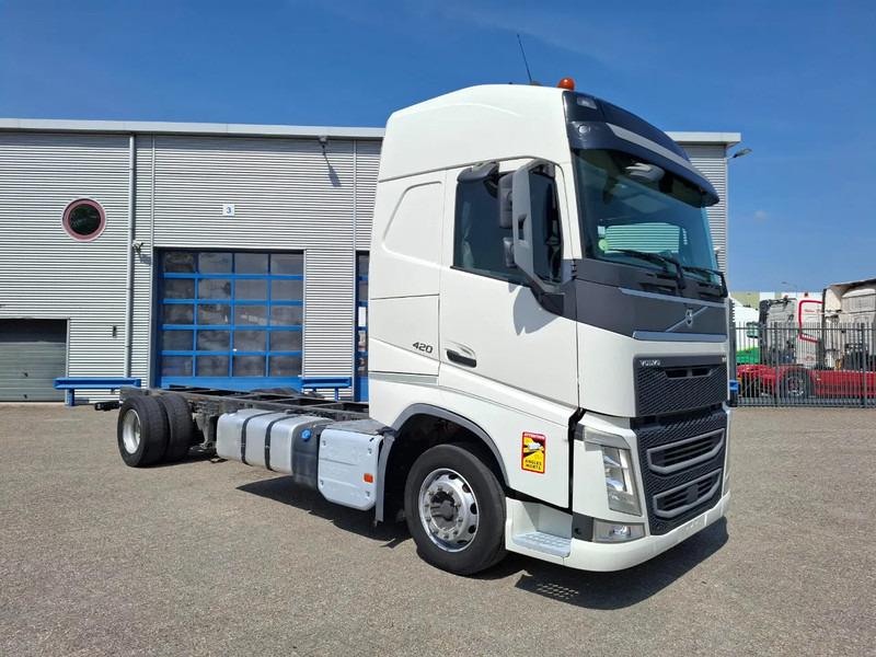 Volvo FH4-420 / PTO / DOUBLE TANK / I-PARKCOOL / VEB+ / LWDS / TUV:10-07-2025 / AUTOMATIC / EURO-6 / 2016 - Šasija kravas automašīna: foto 2 Volvo FH4-420 / PTO / DOUBLE TANK / I-PARKCOOL / VEB+ / LWDS / TUV:10-07-2025 / AUTOMATIC / EURO-6 / 2016 - Šasija kravas automašīna: foto 2