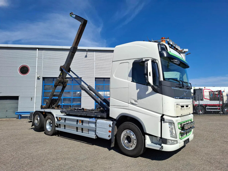 Volvo FH4-500 / VEB+ / HOOK 22 TON / LIFT+LENKACHSE / TUV:02-02-2026 / FULL-AIR / LWDS / NAVI / ALCOA / AUTOMATIC / EURO-6 / 2017 - Pacēlājs ar āķi: foto 3 Volvo FH4-500 / VEB+ / HOOK 22 TON / LIFT+LENKACHSE / TUV:02-02-2026 / FULL-AIR / LWDS / NAVI / ALCOA / AUTOMATIC / EURO-6 / 2017 - Pacēlājs ar āķi: foto 3