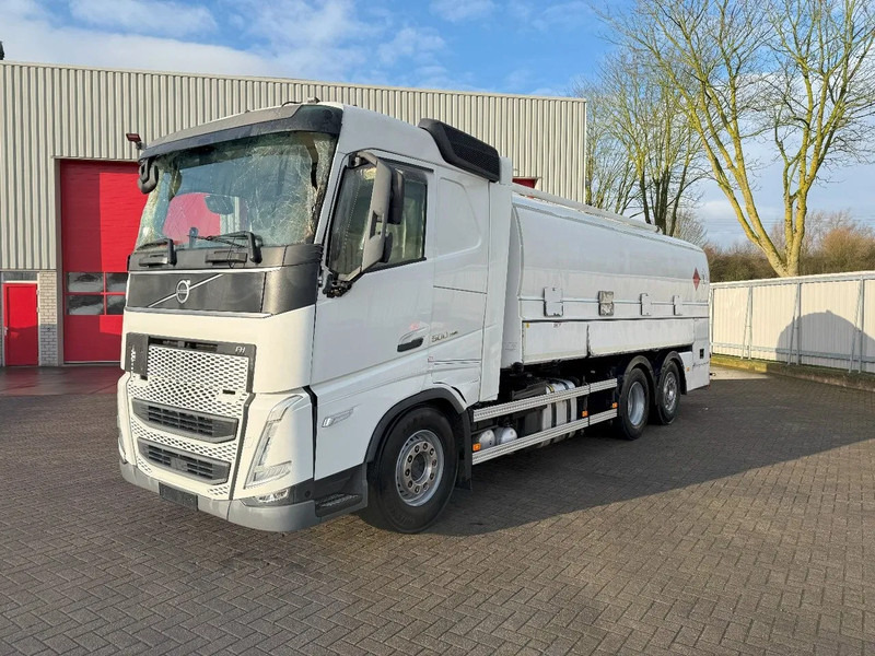 Volvo FH5-500 6X2 / ENGINE RUNNING / LIFT+LENKACHSE / FULL AIR / ADR / EUROTANK / 9-TON FRONT AXLE / EURO-6 / 2022 - Autocisterna: foto 1 Volvo FH5-500 6X2 / ENGINE RUNNING / LIFT+LENKACHSE / FULL AIR / ADR / EUROTANK / 9-TON FRONT AXLE / EURO-6 / 2022 - Autocisterna: foto 1
