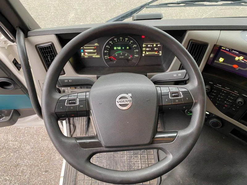 Volvo FM11-330 / LOW KM'S:472120 KM / LWDS / FULL-AIR / NAVI / CURTAIN SAILS / PLATFORM 2500KG / AUTOMATIC / EURO-6 / 2016 līzingu Volvo FM11-330 / LOW KM'S:472120 KM / LWDS / FULL-AIR / NAVI / CURTAIN SAILS / PLATFORM 2500KG / AUTOMATIC / EURO-6 / 2016: foto 18