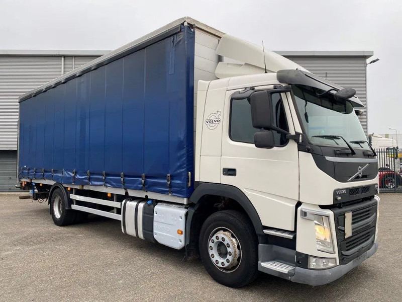 Volvo FM11-330 / LOW KM'S:472120 KM / LWDS / FULL-AIR / NAVI / CURTAIN SAILS / PLATFORM 2500KG / AUTOMATIC / EURO-6 / 2016 - Kravas automašīna ar tentu: foto 2 Volvo FM11-330 / LOW KM'S:472120 KM / LWDS / FULL-AIR / NAVI / CURTAIN SAILS / PLATFORM 2500KG / AUTOMATIC / EURO-6 / 2016 - Kravas automašīna ar tentu: foto 2