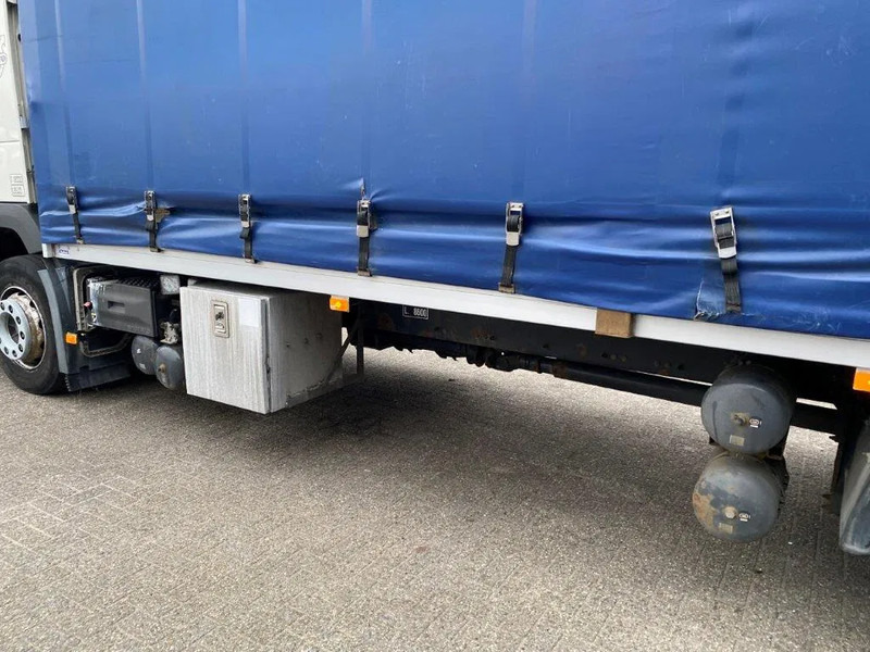 Volvo FM11-330 / LOW KM'S:472120 KM / LWDS / FULL-AIR / NAVI / CURTAIN SAILS / PLATFORM 2500KG / AUTOMATIC / EURO-6 / 2016 līzingu Volvo FM11-330 / LOW KM'S:472120 KM / LWDS / FULL-AIR / NAVI / CURTAIN SAILS / PLATFORM 2500KG / AUTOMATIC / EURO-6 / 2016: foto 14
