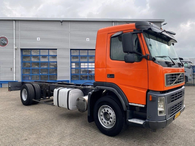Volvo FM9-260 / HYDRAULICS / NL TRUCK / AUTOMATIC / EURO-3 / 2005 - Šasija kravas automašīna: foto 2 Volvo FM9-260 / HYDRAULICS / NL TRUCK / AUTOMATIC / EURO-3 / 2005 - Šasija kravas automašīna: foto 2