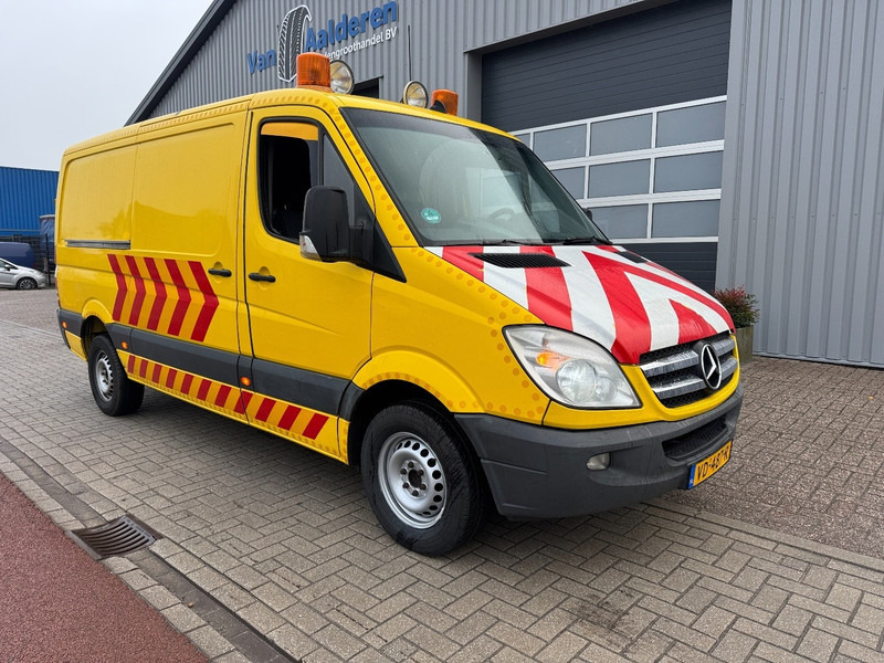 Mercedes-Benz Sprinter 316, Like new, BF3 Begleit- Escort- Convoi execptionnel, L2/H1 - Kravas mikroautobuss: foto 1 Mercedes-Benz Sprinter 316, Like new, BF3 Begleit- Escort- Convoi execptionnel, L2/H1 - Kravas mikroautobuss: foto 1
