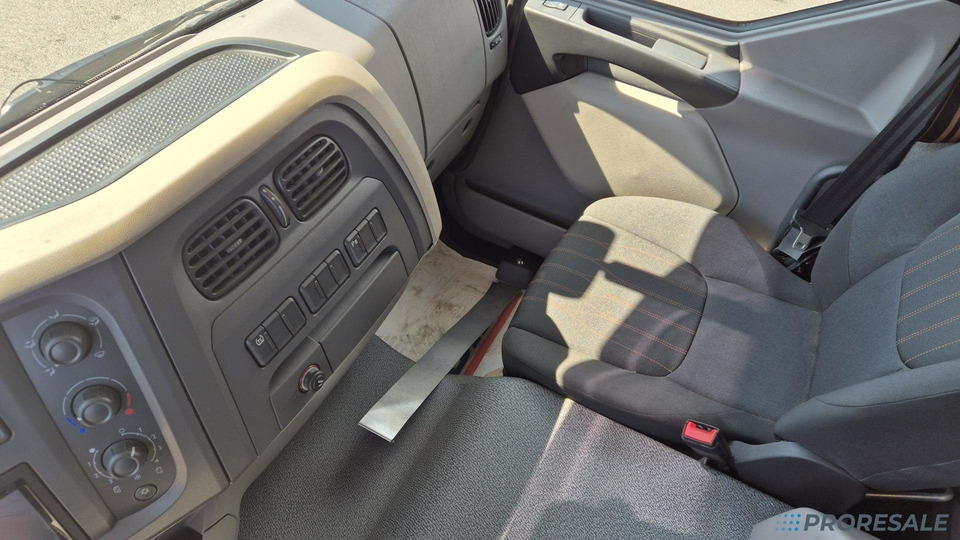 Kravas automašīna ar tentu DAF LF 290 FA Sleeper Cab EURO 6 - valník s plachtou: foto 7