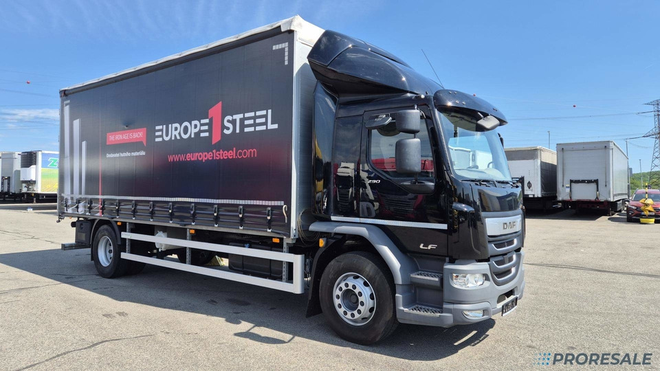 DAF LF 290 FA Sleeper Cab EURO 6 - valník s plachtou - Kravas automašīna ar tentu: foto 1 DAF LF 290 FA Sleeper Cab EURO 6 - valník s plachtou - Kravas automašīna ar tentu: foto 1