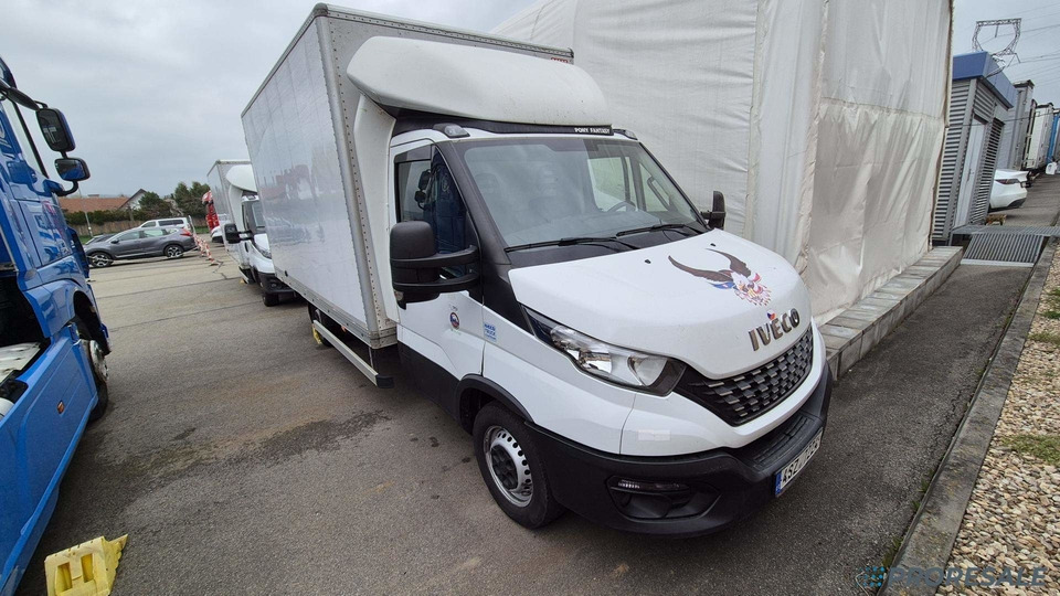 IVECO DAILY 35S16 skříň - 8 palet - Furgons ar slēgtā virsbūve: foto 1 IVECO DAILY 35S16 skříň - 8 palet - Furgons ar slēgtā virsbūve: foto 1