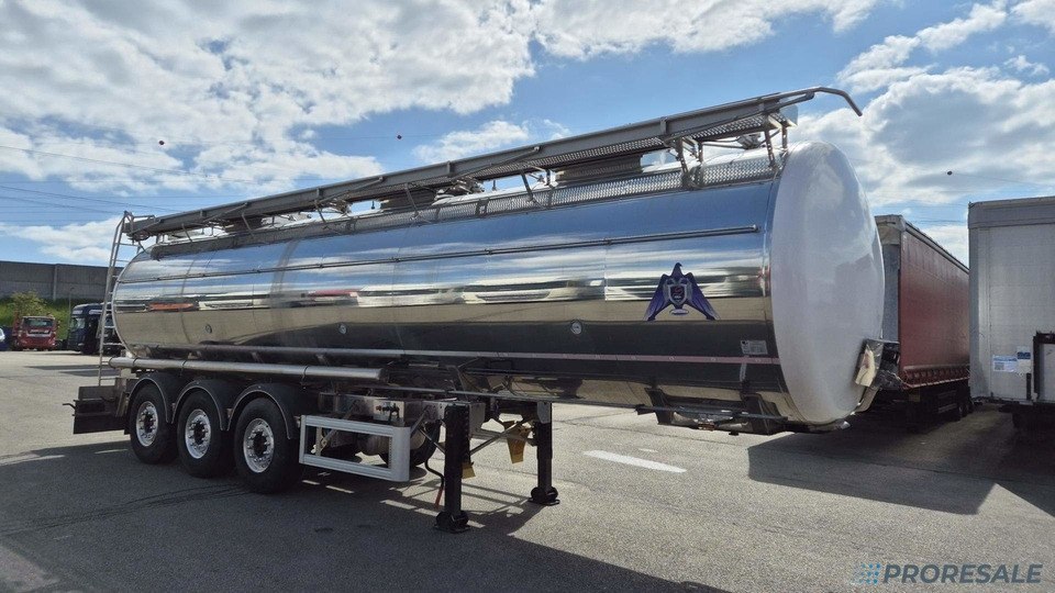 OSTATNÍ SEKA SPSTT/11C/38A1 - Potravinářská cisterna výpustná 31 m3 - 3 komory - Puspiekabe cisterna: foto 1 OSTATNÍ SEKA SPSTT/11C/38A1 - Potravinářská cisterna výpustná 31 m3 - 3 komory - Puspiekabe cisterna: foto 1