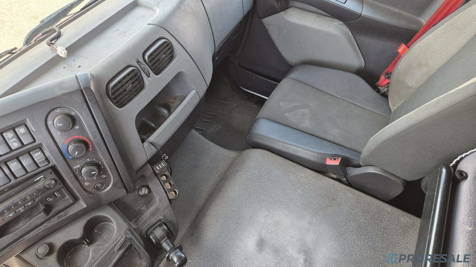 Kravas automašīna ar tentu RENAULT D12 EURO 6 - valník s plachtou: foto 7
