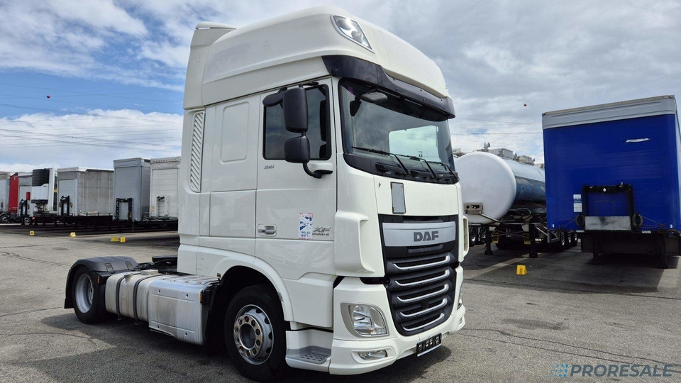 DAF XF 510 FT LOW DECK SSC EURO 6 - Vilcējs: foto 1 DAF XF 510 FT LOW DECK SSC EURO 6 - Vilcējs: foto 1