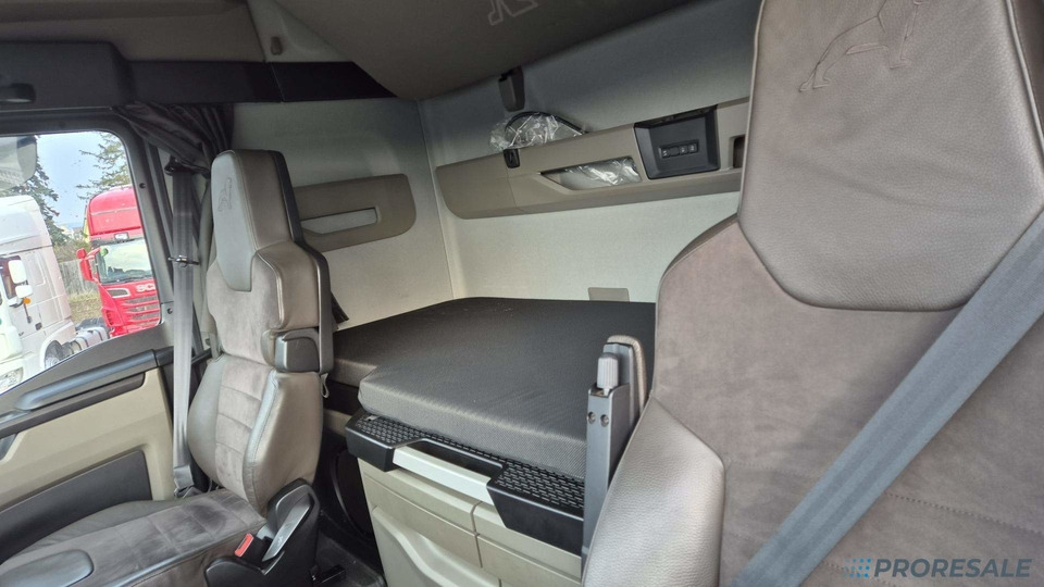 MAN TGX 18.510 XLX EURO 6 - Vilcējs: foto 5 MAN TGX 18.510 XLX EURO 6 - Vilcējs: foto 5