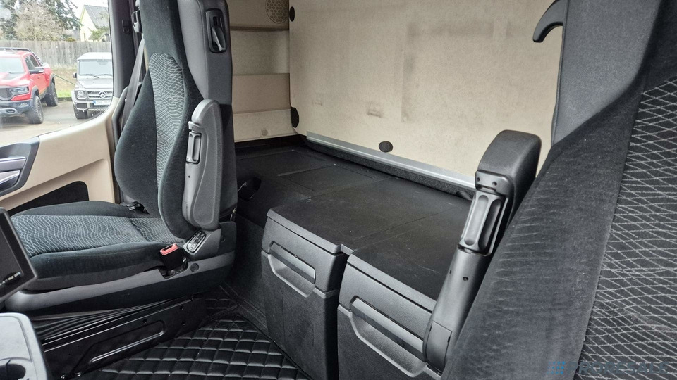 MERCEDES-BENZ ACTROS 1845 LS GIGA EURO 6 - Vilcējs: foto 5 MERCEDES-BENZ ACTROS 1845 LS GIGA EURO 6 - Vilcējs: foto 5