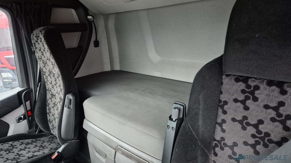 SCANIA R450 N323 NGS TOP LINE EURO 6 - Vilcējs: foto 5 SCANIA R450 N323 NGS TOP LINE EURO 6 - Vilcējs: foto 5