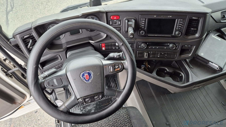 SCANIA R450 N323 NGS TOP LINE EURO 6 - Vilcējs: foto 4 SCANIA R450 N323 NGS TOP LINE EURO 6 - Vilcējs: foto 4