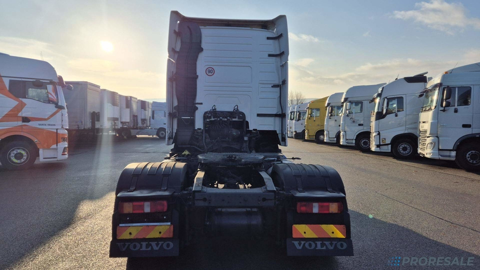 VOLVO FH 13.420 XL 42T EURO 5 - Vilcējs: foto 3 VOLVO FH 13.420 XL 42T EURO 5 - Vilcējs: foto 3