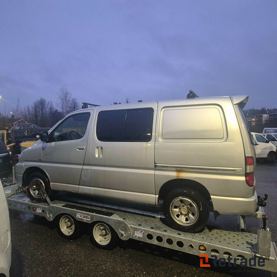 2009mod. TOYOTA HIACE 4WD D4d 4wd - Vieglā automašīna: foto 3 2009mod. TOYOTA HIACE 4WD D4d 4wd - Vieglā automašīna: foto 3
