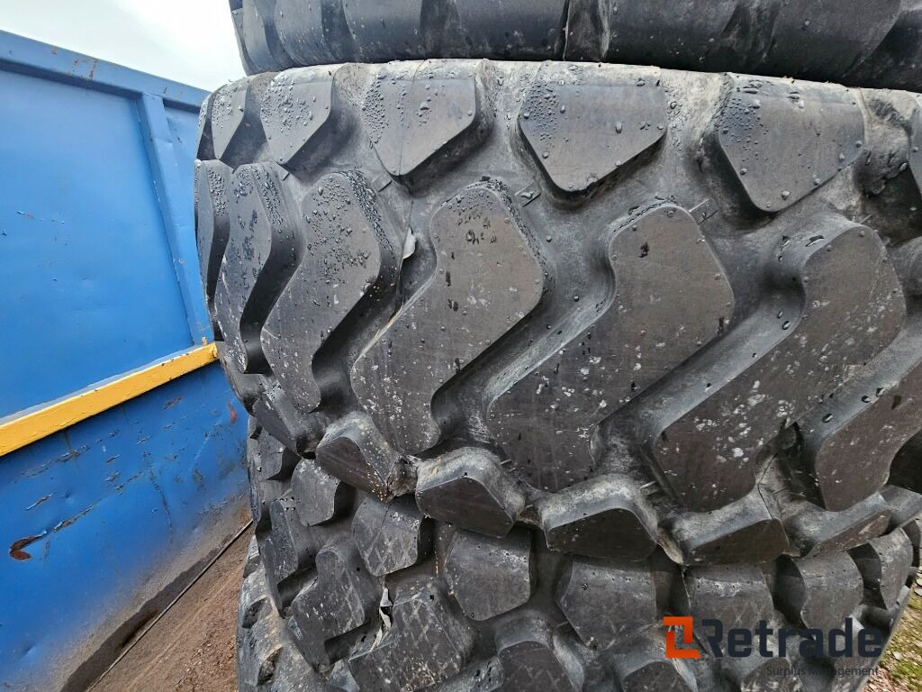 4st Nya Entreprenaddäck 20.5 R25 - Celtniecības maisītājs: foto 3 4st Nya Entreprenaddäck 20.5 R25 - Celtniecības maisītājs: foto 3