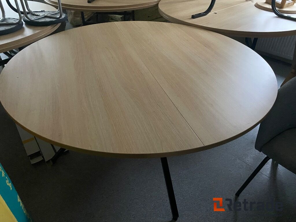 7rundbord ,4stoler - Instrument/ Aprīkojums: foto 2 7rundbord ,4stoler - Instrument/ Aprīkojums: foto 2