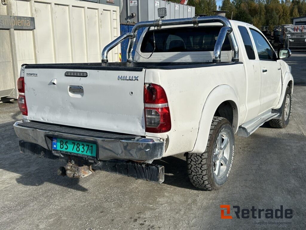 Bil Toyota Hilux - Vieglā automašīna: foto 3 Bil Toyota Hilux - Vieglā automašīna: foto 3