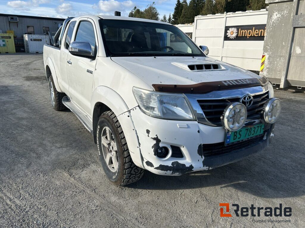 Bil Toyota Hilux - Vieglā automašīna: foto 1 Bil Toyota Hilux - Vieglā automašīna: foto 1