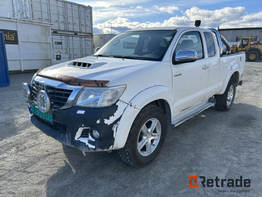 Bil Toyota Hilux - Vieglā automašīna: foto 2 Bil Toyota Hilux - Vieglā automašīna: foto 2