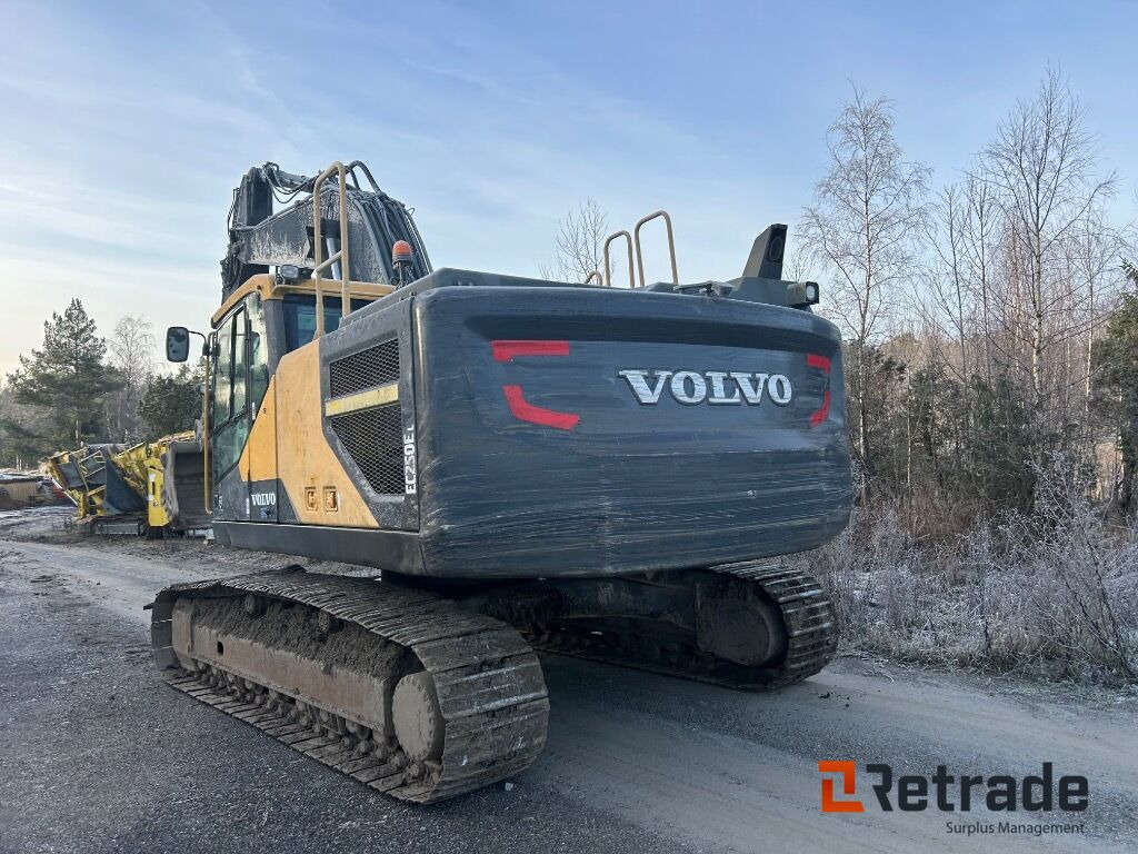 2014 Beltegraver 29 ton Volvo EC250 EL - Celtniecības tehnika: foto 4 2014 Beltegraver 29 ton Volvo EC250 EL - Celtniecības tehnika: foto 4