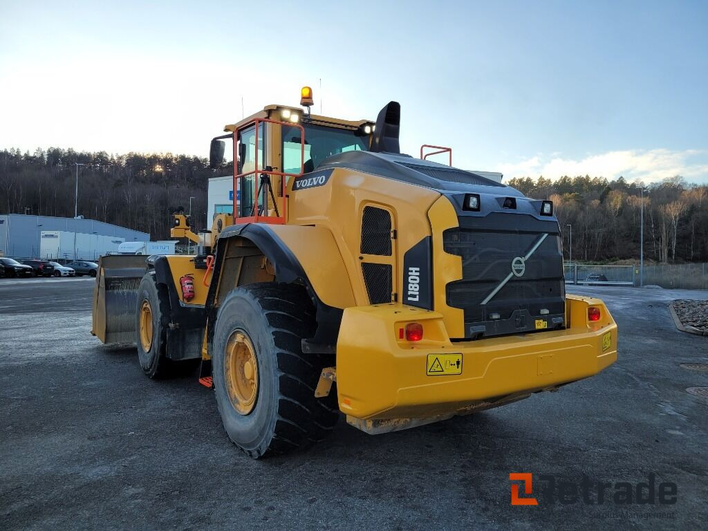 Hjullastare Volvo L 180H med skopa - Celtniecības tehnika: foto 4 Hjullastare Volvo L 180H med skopa - Celtniecības tehnika: foto 4