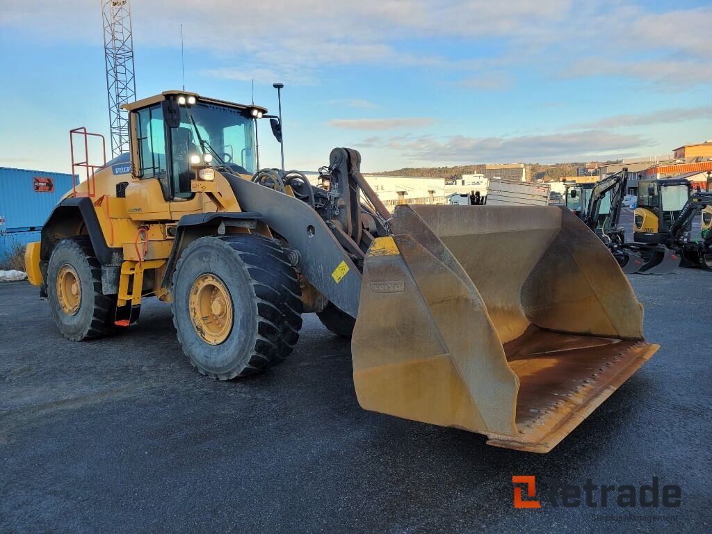 Hjullastare Volvo L 180H med skopa - Celtniecības tehnika: foto 2 Hjullastare Volvo L 180H med skopa - Celtniecības tehnika: foto 2