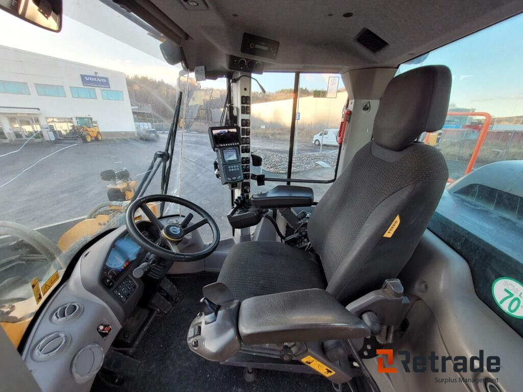 Hjullastare Volvo L 180H med skopa - Celtniecības tehnika: foto 5 Hjullastare Volvo L 180H med skopa - Celtniecības tehnika: foto 5