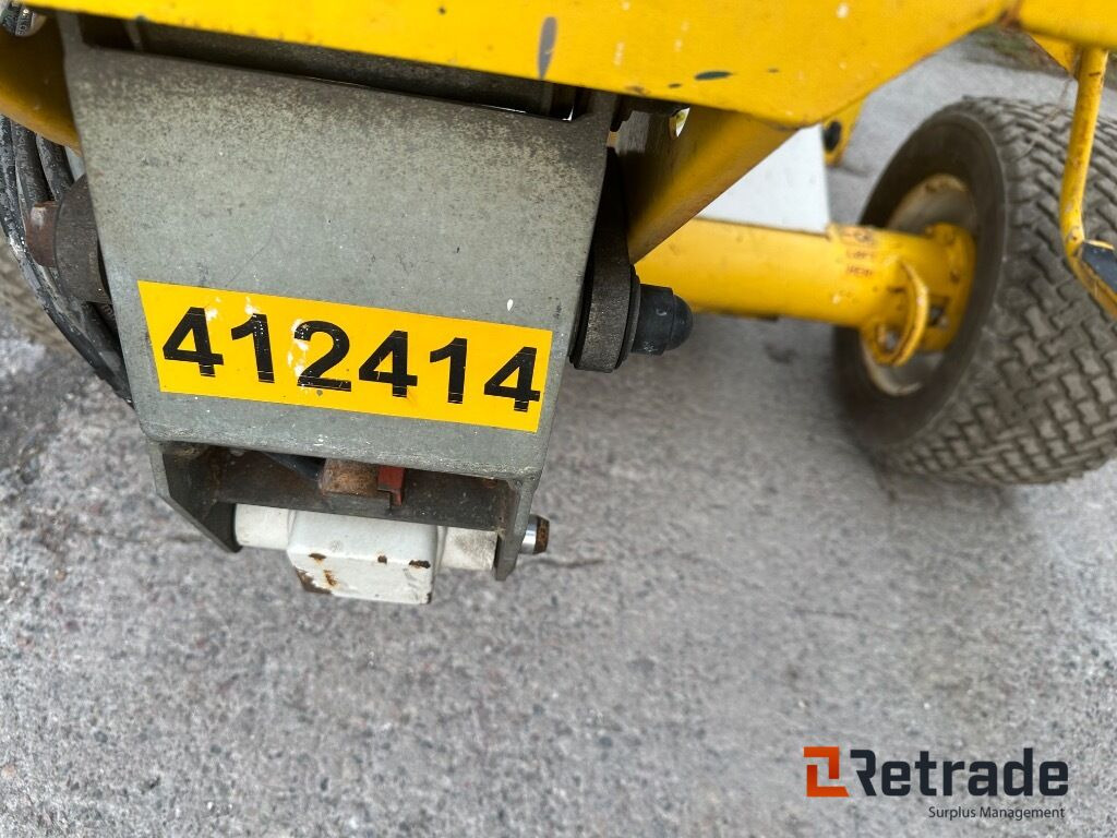 Lift Nifty lift Hr12 bom lift - Celtniecības tehnika: foto 2 Lift Nifty lift Hr12 bom lift - Celtniecības tehnika: foto 2