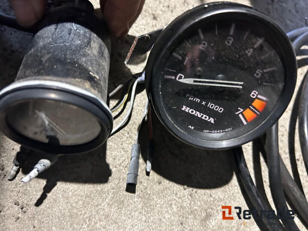 Citas iekārtas 2002 Båtmotor  Honda 130 hk Four Stroke: foto 13