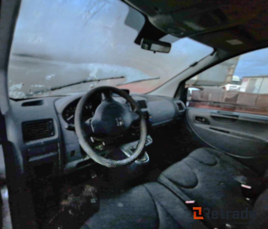 En pen Peugeot Expert 2009-modell - Vieglā automašīna: foto 5 En pen Peugeot Expert 2009-modell - Vieglā automašīna: foto 5