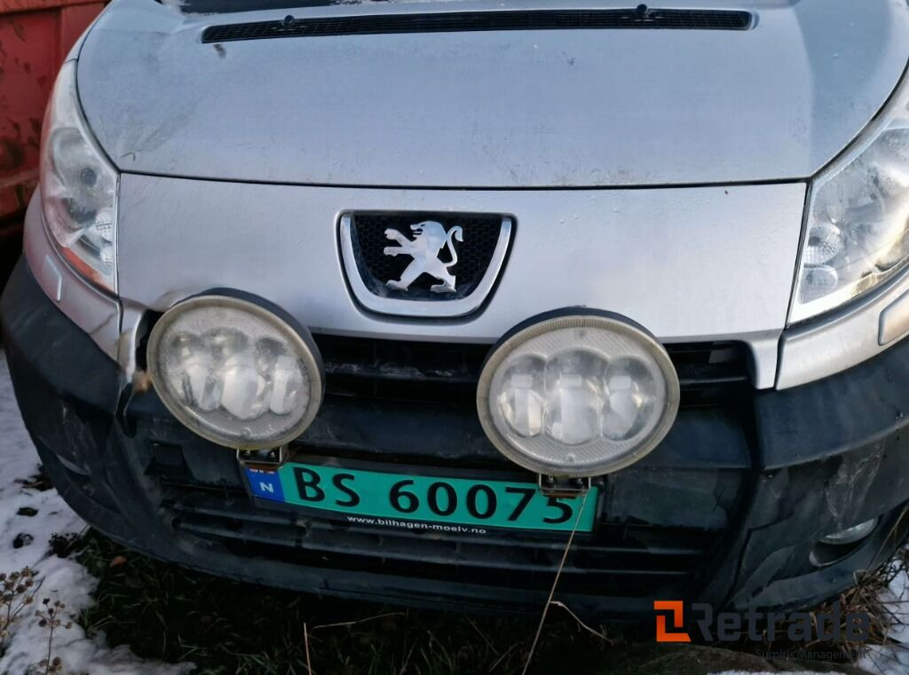 En pen Peugeot Expert 2009-modell - Vieglā automašīna: foto 3 En pen Peugeot Expert 2009-modell - Vieglā automašīna: foto 3